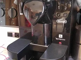 Help with my latte art please!