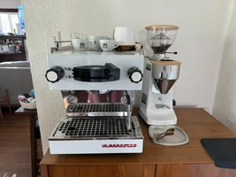 La Marzocco Linea Mini (white) + Mazzer Lux D Espresso Grinder + Accessories