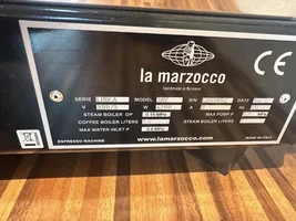 La Marzocco Linea AV - 2 group - top condition