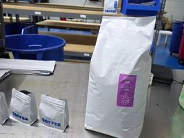 Why does nobody sell 2oz sample bags with valves?