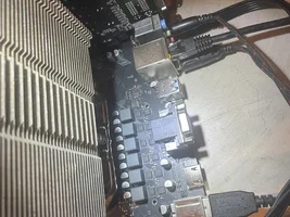 Hello, could you tell me where the port for connecting the MF800 to the laptop is located?