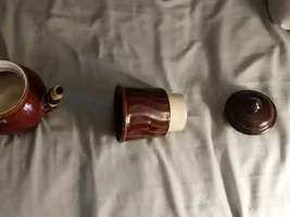 Can Someone Help Be Identify This Type of Pot ?