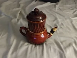 Can Someone Help Be Identify This Type of Pot ?