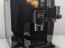JURA E8 (EC) Piano Black available