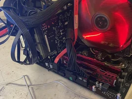 Hello, could you tell me where the port for connecting the MF800 to the laptop is located?