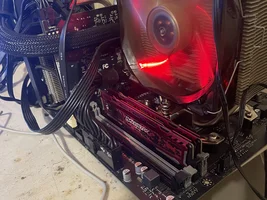 Hello, could you tell me where the port for connecting the MF800 to the laptop is located?
